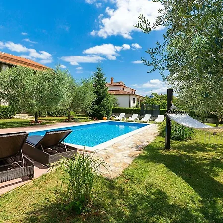 Family Vacation Villa Zbandaj Exterior photo
